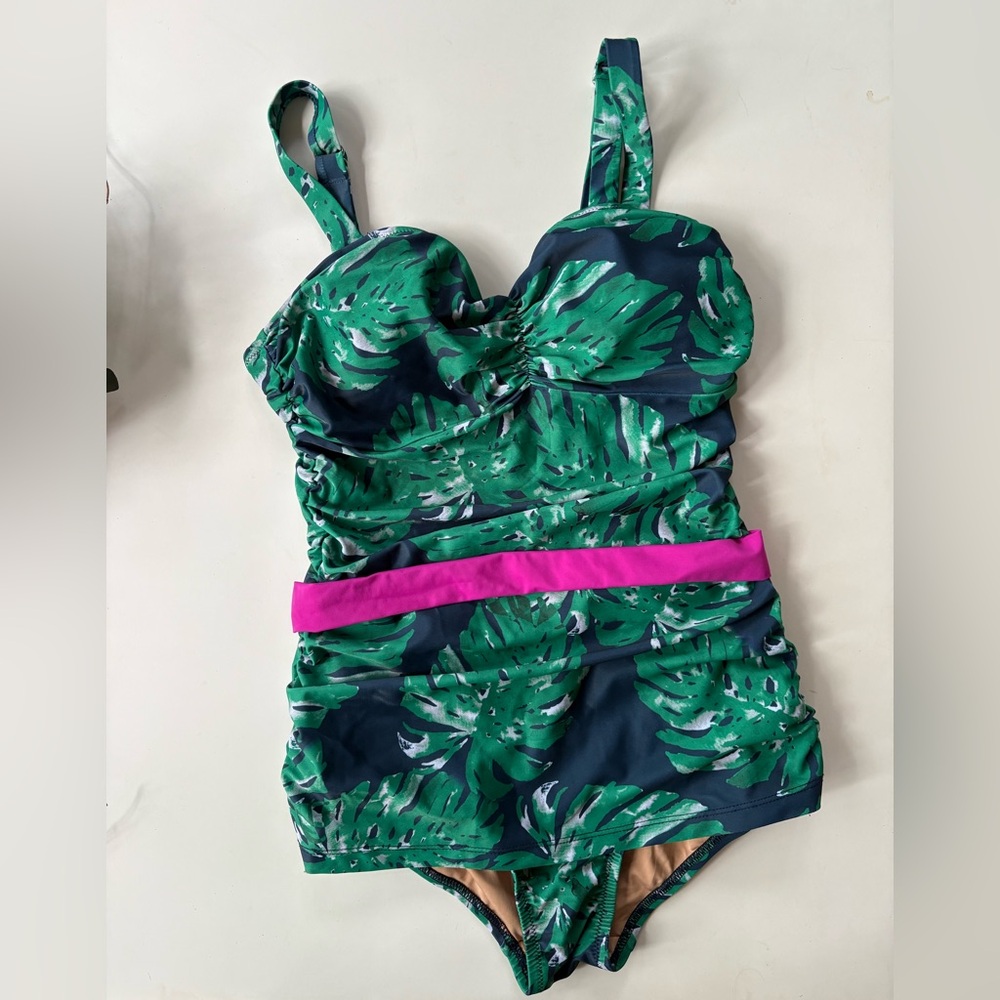 NWOT ~ Jessica Rey Monstera Swimsuit with Fuchsia Sewn on Belt ~ Medium